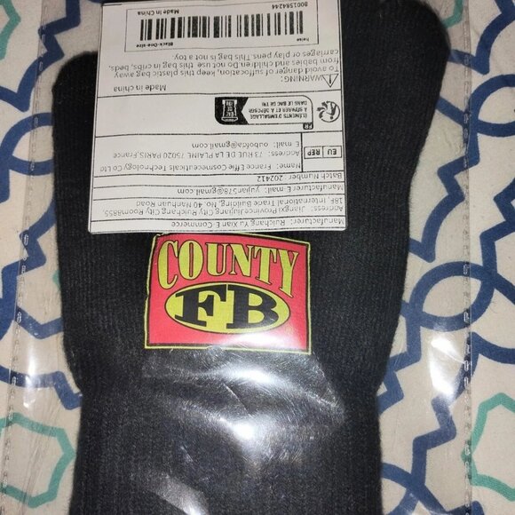 Men's black FB Country knit winter gloves and beanie set. Made in China. - Picture 6 of 7